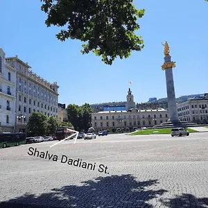https://nataly-apartament-old-tbilisi-center.alltbilisihotels.com