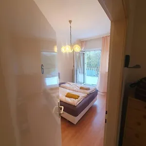 Cozy In An Elegant House Homestay