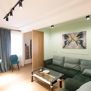 https://casa-tbilisi.alltbilisihotels.com