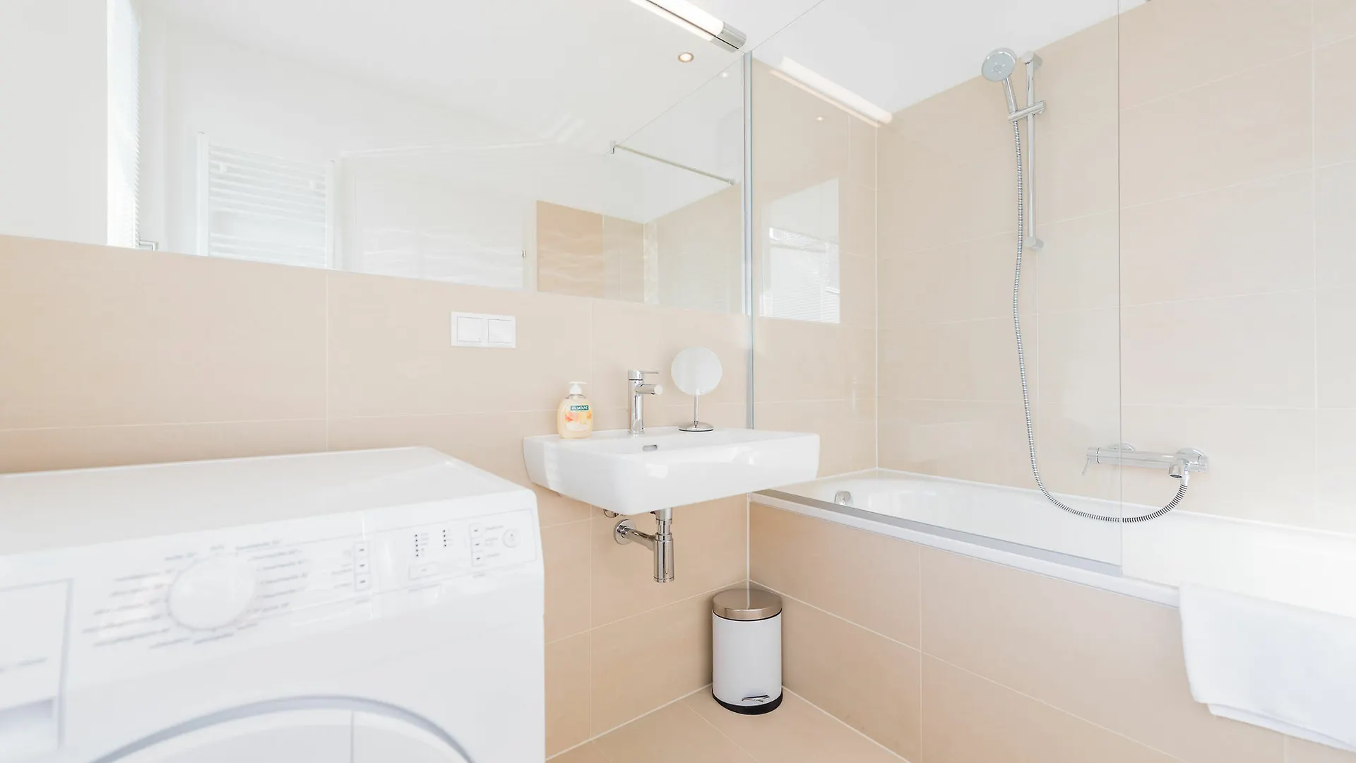 Vienna Mainstation - 10 Minutes To Citycenter - Apartments With Aircondition