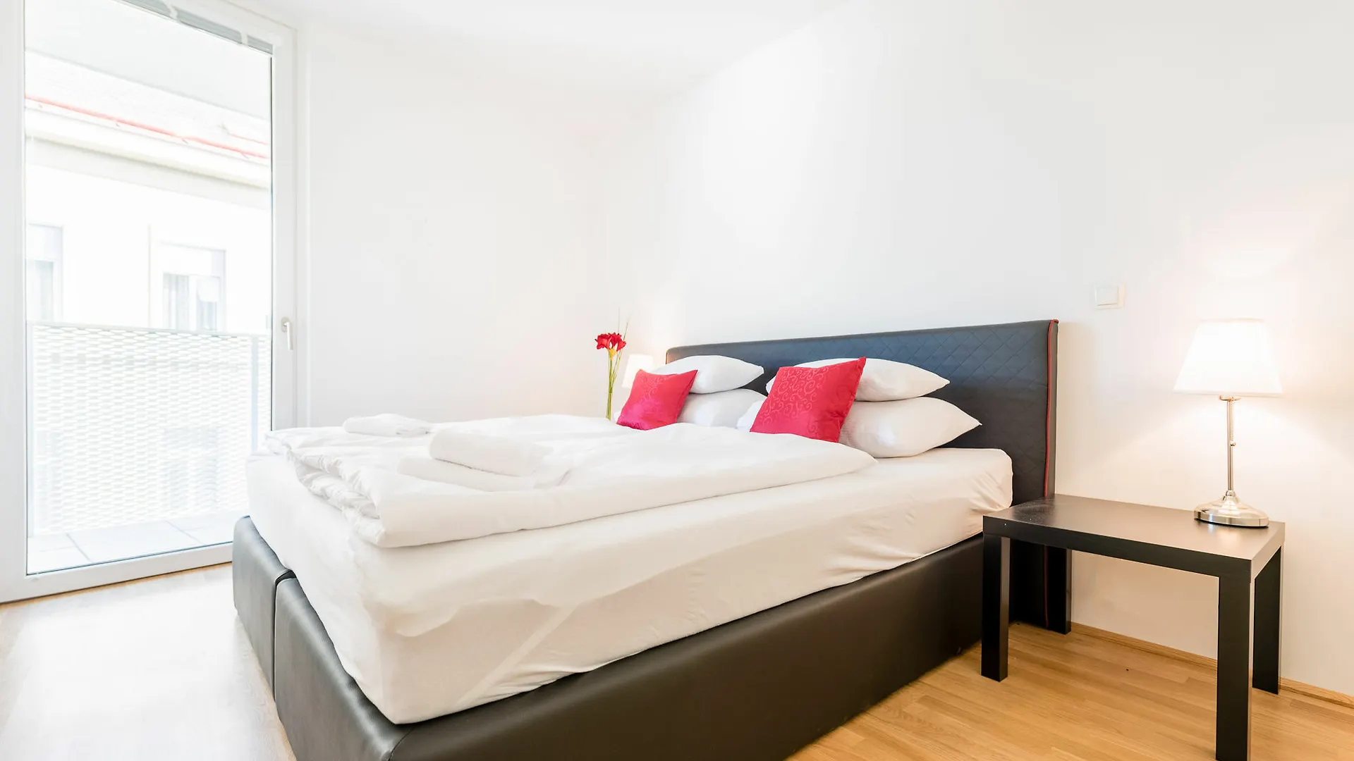 Vienna Mainstation - 10 Minutes To Citycenter - Apartments With Aircondition 0*,  Austria