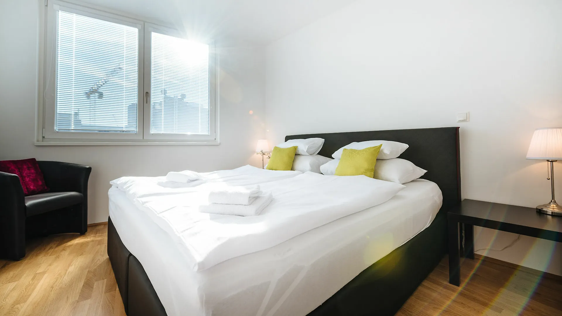 Vienna Mainstation - 10 Minutes To Citycenter - Apartments With Aircondition 0*,  Austria